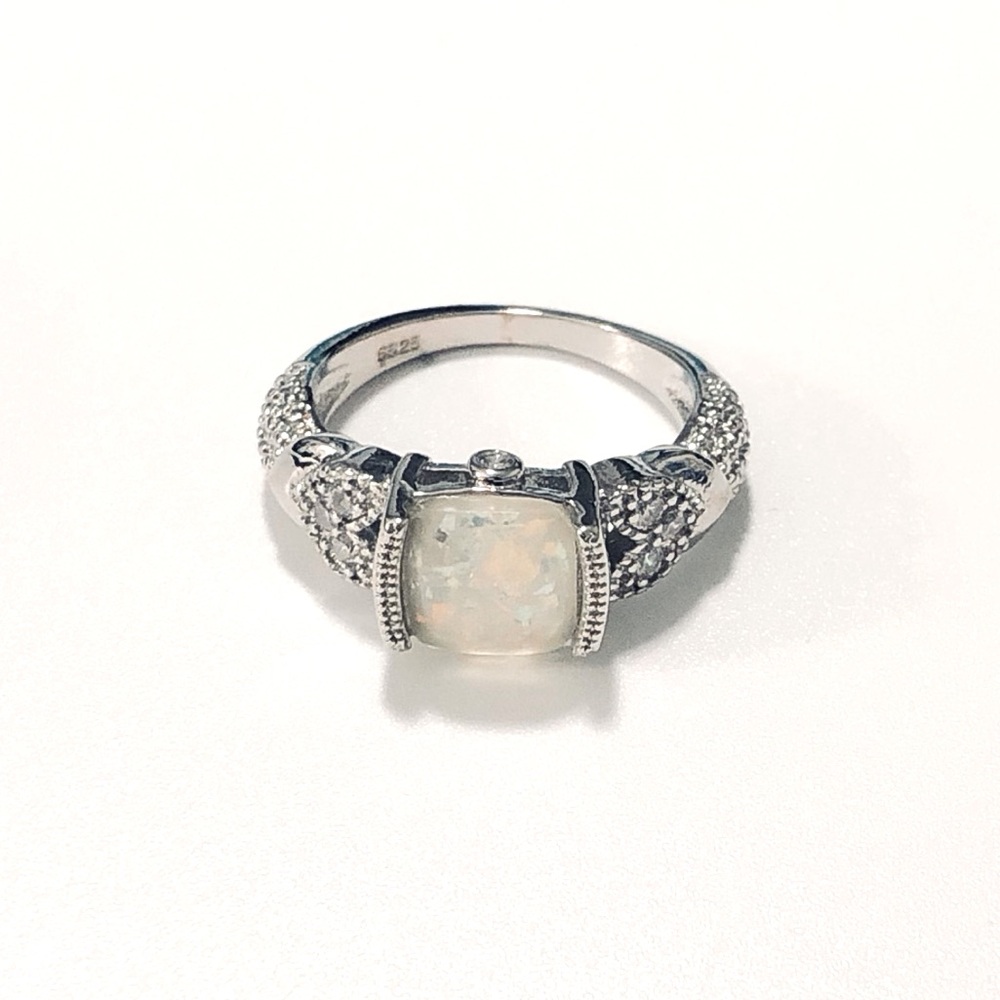 1Ct. Cushion Imitation Opal Leaf Ring